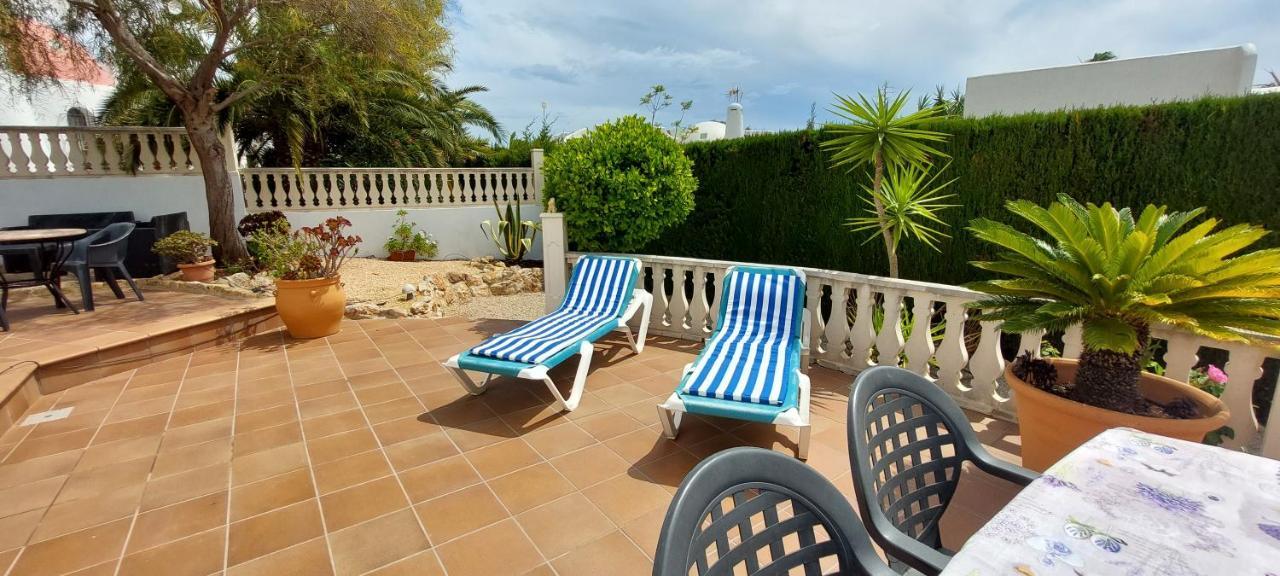 Villa Robert con piscina comunitaria uso exclusivo para una casa por turno Calpe Exterior foto