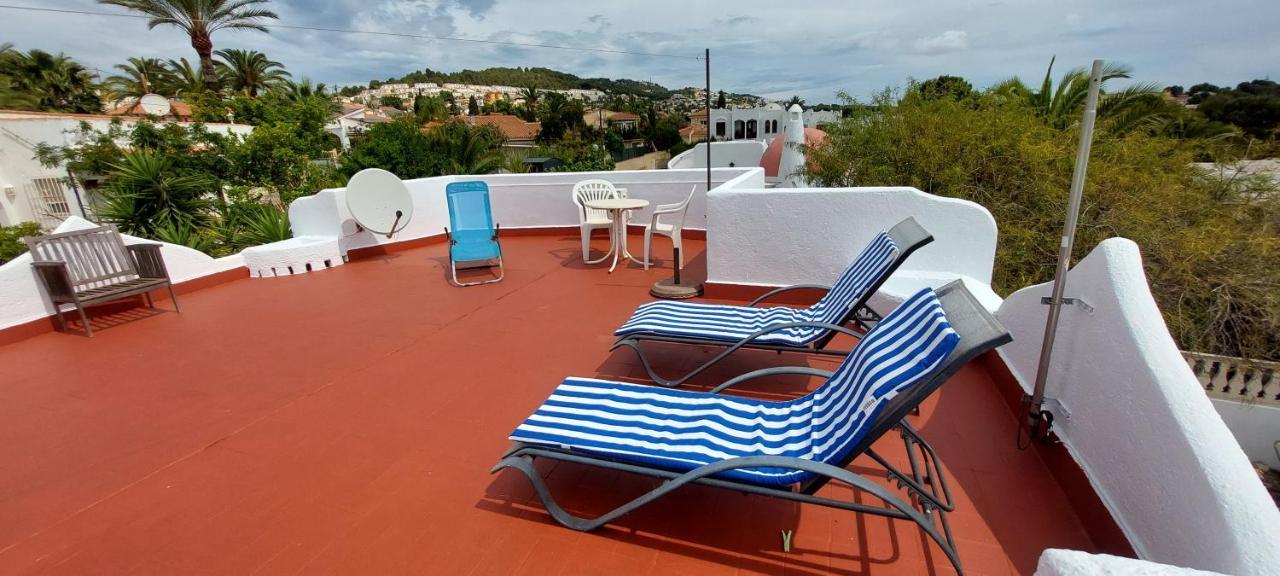 Villa Robert con piscina comunitaria uso exclusivo para una casa por turno Calpe Exterior foto