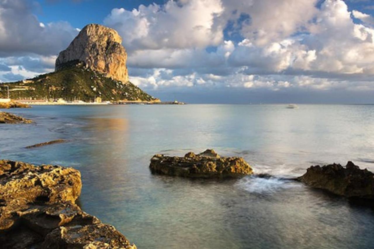 Villa Robert con piscina comunitaria uso exclusivo para una casa por turno Calpe Exterior foto